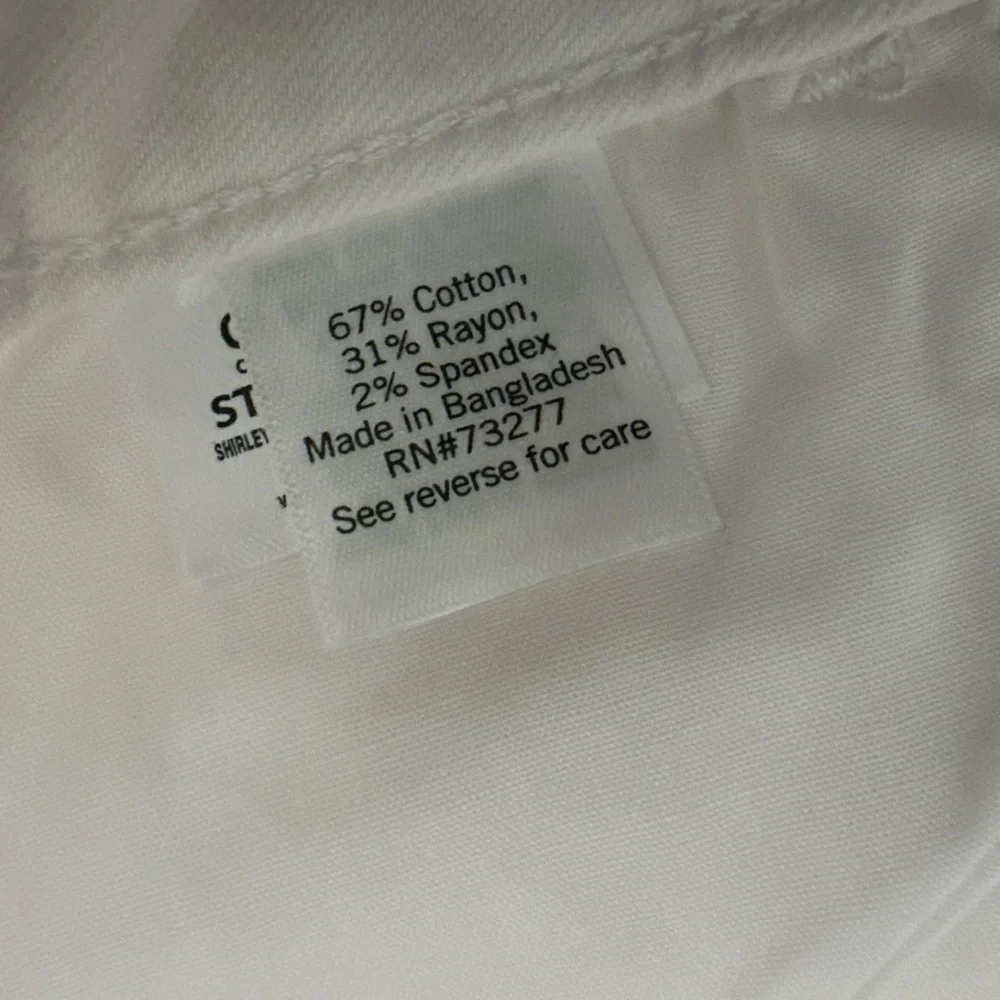 New SO Juniors White Bermuda Shorts Low Rise Size 9/29W 9in Inseam